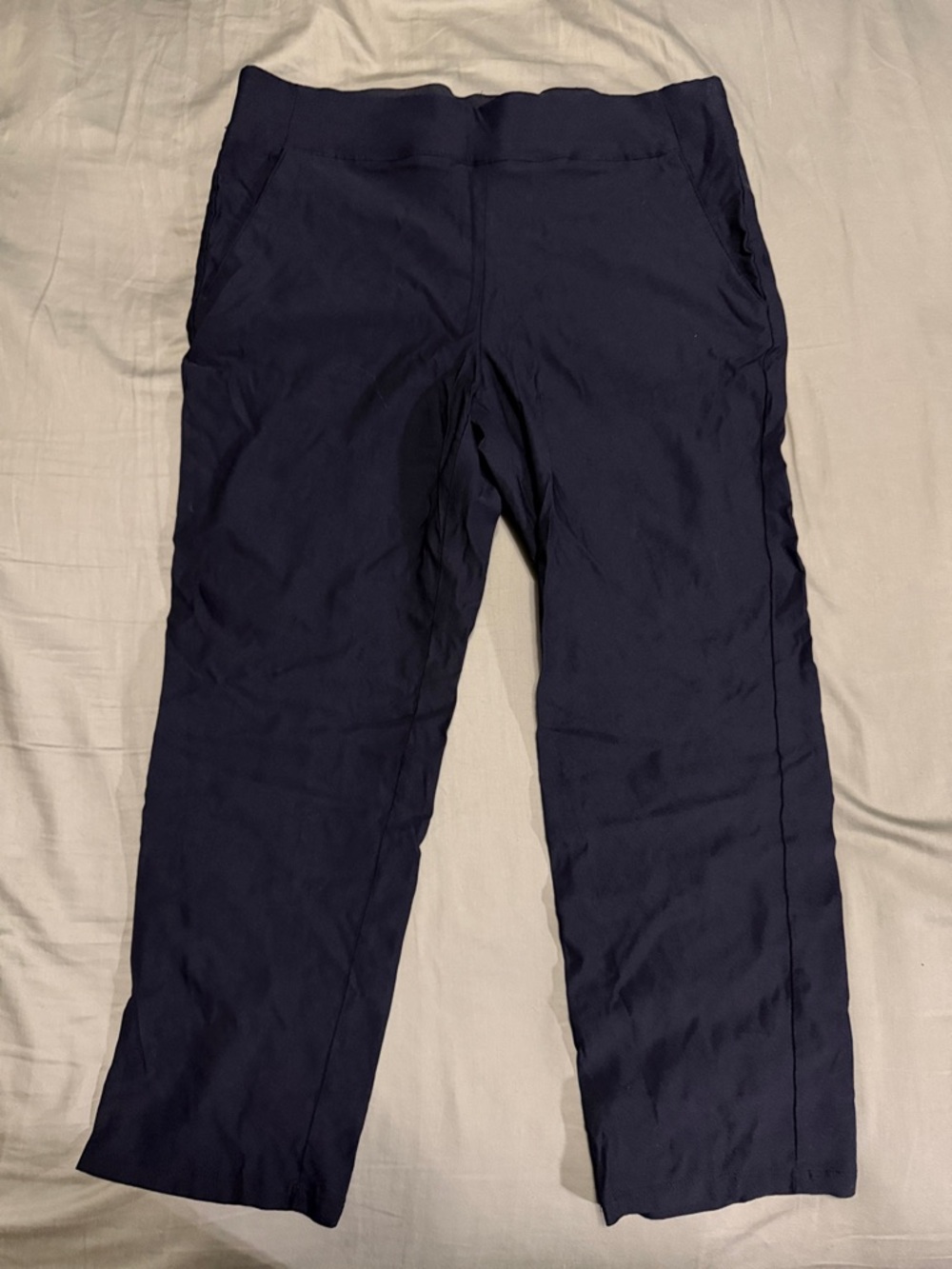 Women's Navy Pull-On Capris with Slim Fit